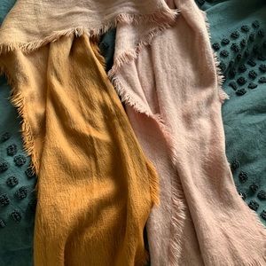 Nordstrom ombré pink and tan scarf. Super soft